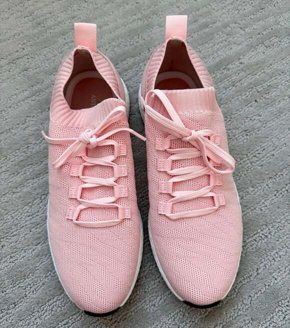 Antonio Melani Shoes - NWOT—Antonio Melani pink pale blush fashion Size 7.5